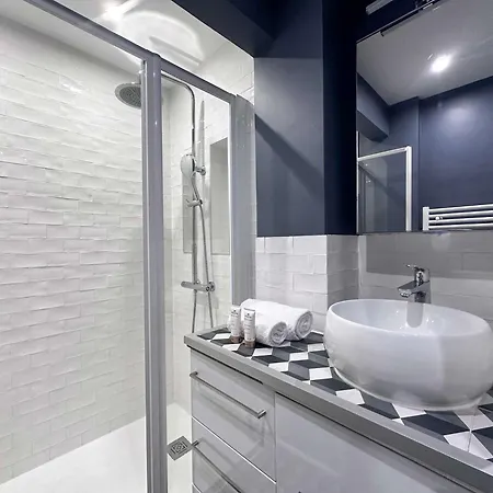Champs-elysees - Prestige With Lift Avenue Matignon Paris