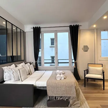 Champs-elysees - Prestige With Lift Avenue Matignon *