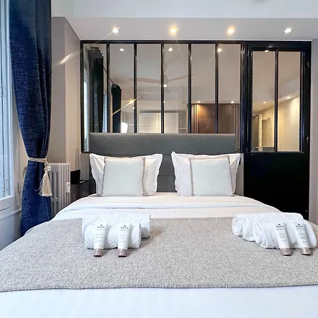 Champs-elysees - Prestige With Lift Avenue Matignon