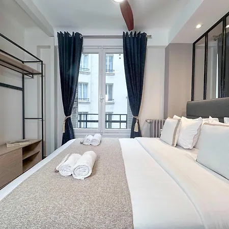 Champs-elysees - Prestige With Lift Avenue Matignon * Paris