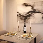 Champs-elysees - Prestige With Lift Avenue Matignon Apartment *