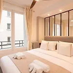 Champs-elysees - Prestige With Lift Avenue Matignon *