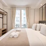 Champs-elysees - Prestige With Lift Avenue Matignon * פריז