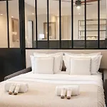 דירה Champs-elysees - Prestige With Lift Avenue Matignon פריז