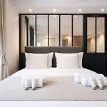 Champs-elysees - Prestige With Lift Avenue Matignon *