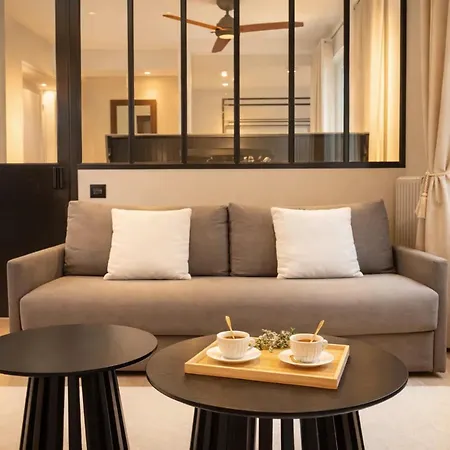 Champs-elysees - Prestige With Lift Avenue Matignon Paryż