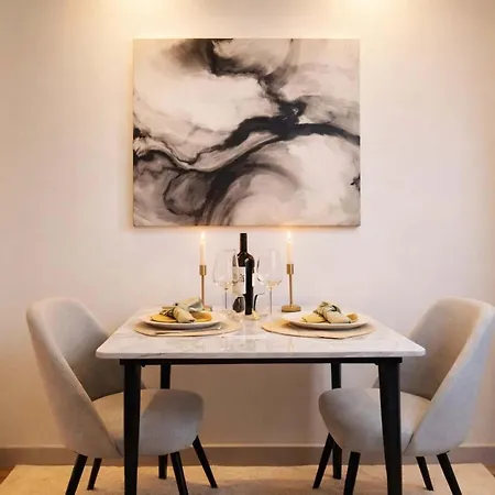 Champs-elysees - Prestige With Lift Avenue Matignon *