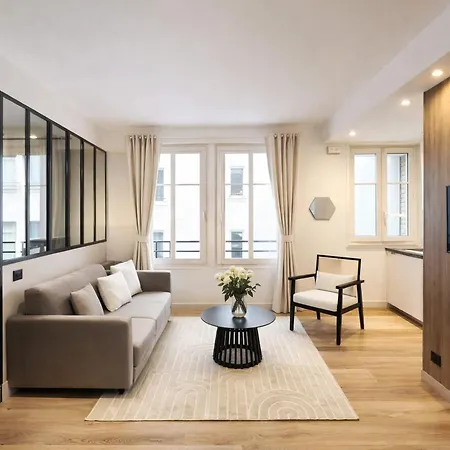 Champs-elysees - Prestige With Lift Avenue Matignon פריז