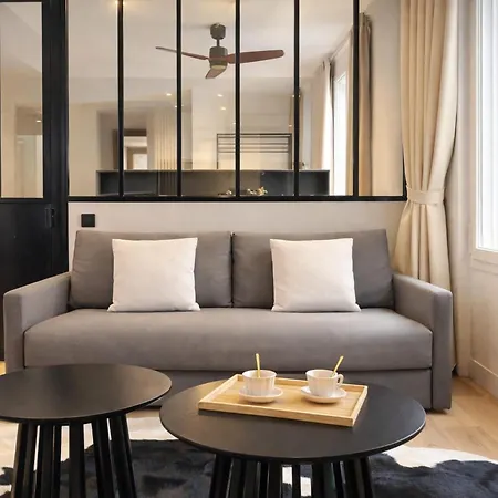 Champs-elysees - Prestige With Lift Avenue Matignon *