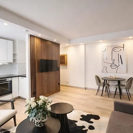 Champs-elysees - Prestige With Lift Avenue Matignon