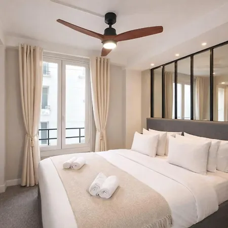 Champs-elysées Renovated Flat With Elevator Access París