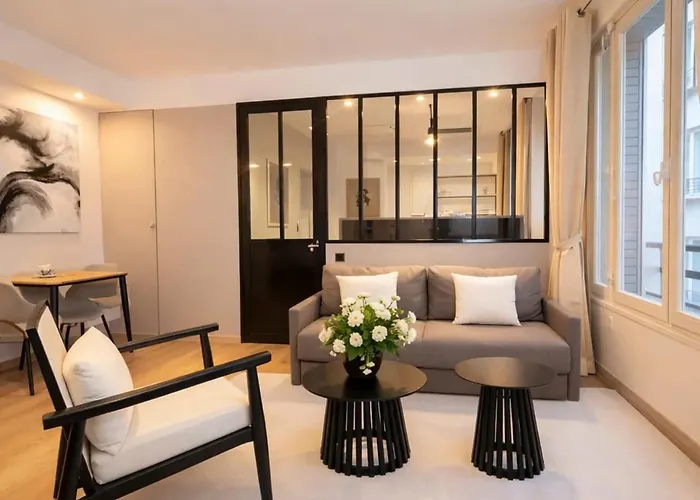 Champs-elysees - Prestige With Lift Avenue Matignon * Paryż