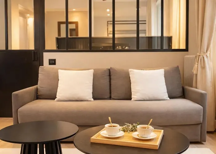 Champs-elysees - Prestige With Lift Avenue Matignon Paryż