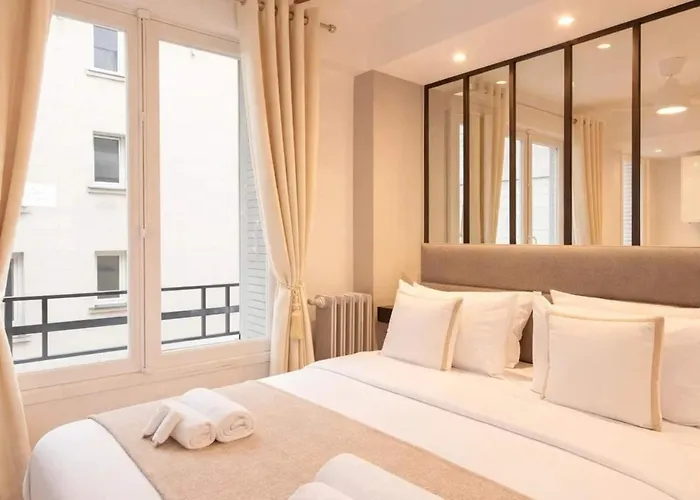 Champs-elysees - Prestige With Lift Avenue Matignon *