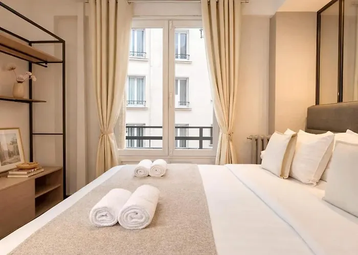 Champs-elysees - Prestige With Lift Avenue Matignon * Paryż