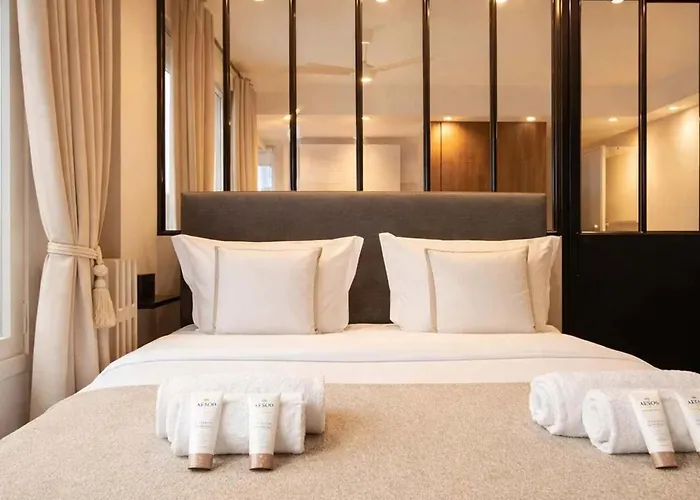 Champs-elysees - Prestige With Lift Avenue Matignon Apartament *