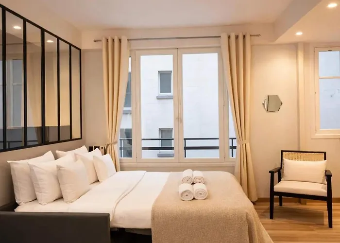 Champs-elysees - Prestige With Lift Avenue Matignon Apartament