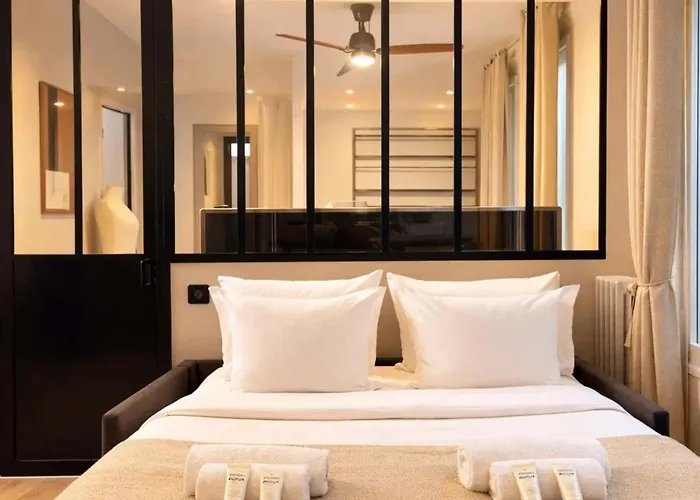 Champs-elysees - Prestige With Lift Avenue Matignon Apartament Paryż