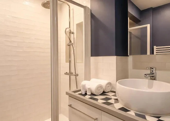 Champs-elysees - Prestige With Lift Avenue Matignon * Paryż