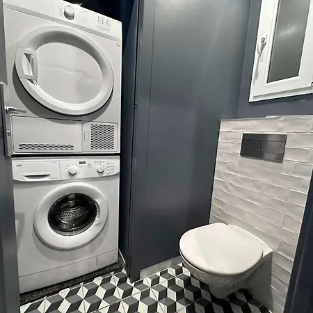 Champs-elysees - Prestige With Lift Avenue Matignon Apartment *