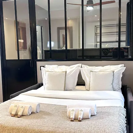 Apartment Champs-elysees - Prestige With Lift Avenue Matignon Paris