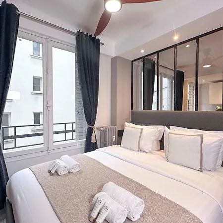 Apartment Champs-elysees - Prestige With Lift Avenue Matignon