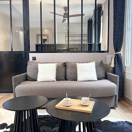 Champs-elysees - Prestige With Lift Avenue Matignon Apartment *